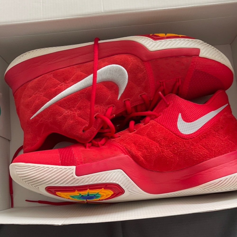 Christmas Kyrie 3s